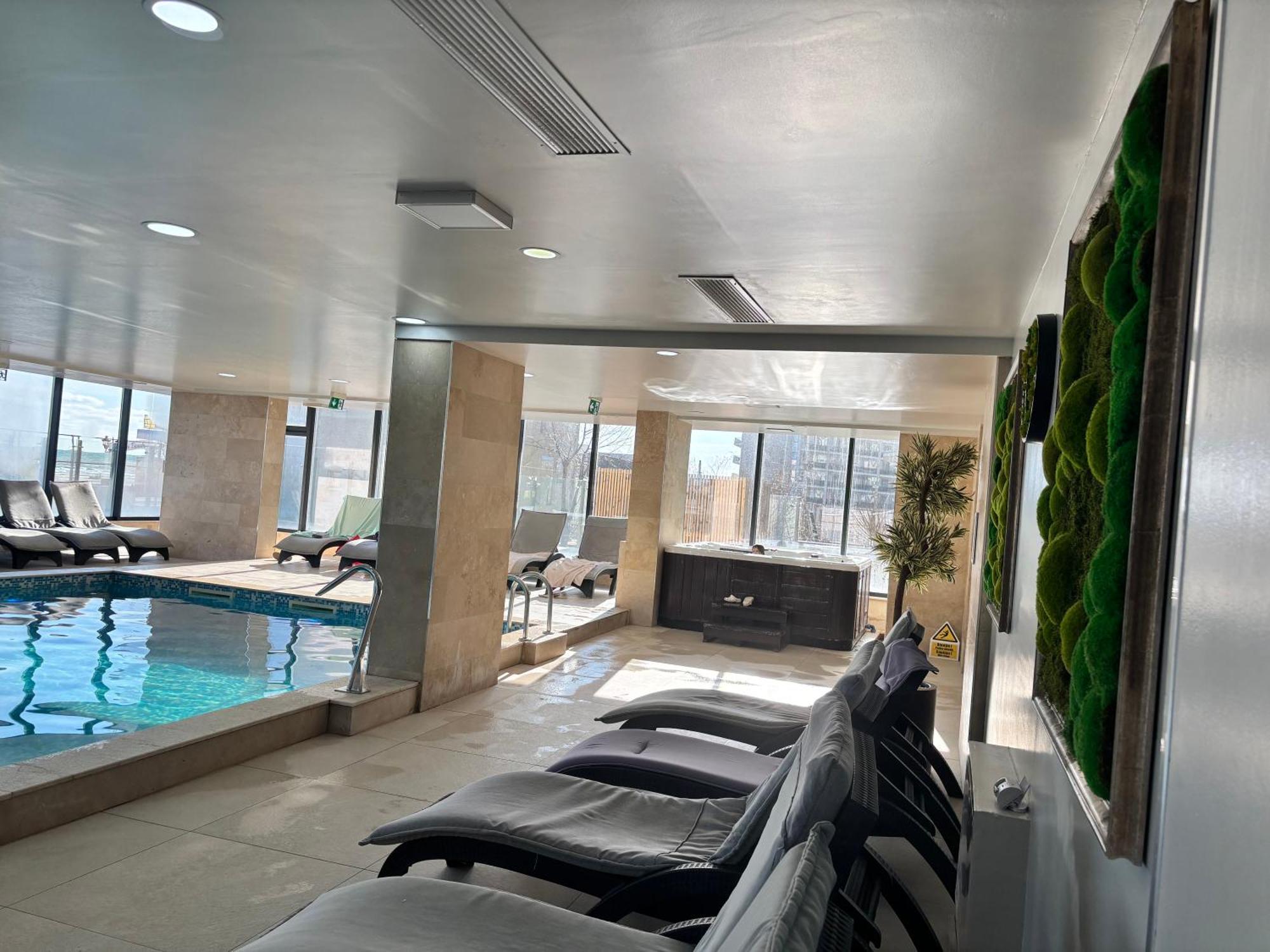 Eka Studio - Pool & Spa Beach Resort ナボダリ エクステリア 写真